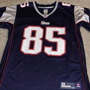 Patriots Arron Hernandez Rookie Jersey